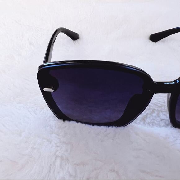 Giselle Black Oversized Cat Eye Sunglasses - Picture 7 of 11